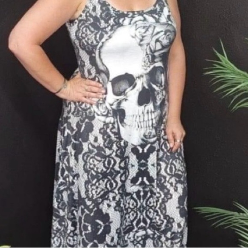 Rebel Raven black and while skull dress X-Large